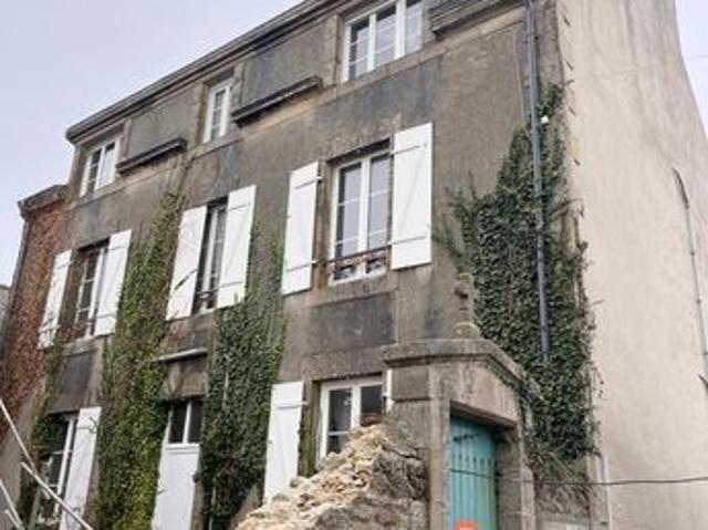 Maison 8 pièces 270 m²