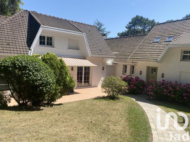Maison 8 pièces 270 m²
