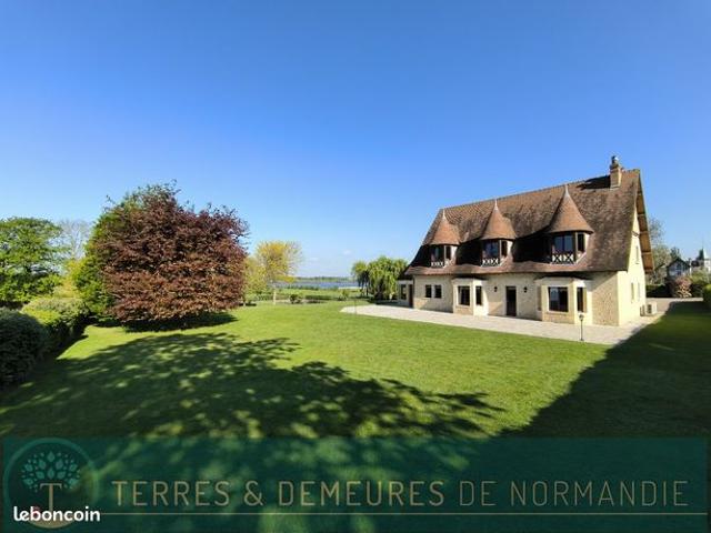 Maison 8 pièces 270 m²