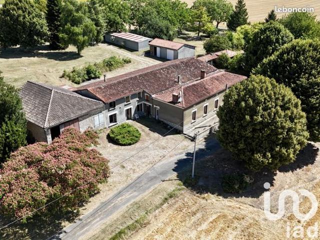 Maison 8 pièces 270 m²