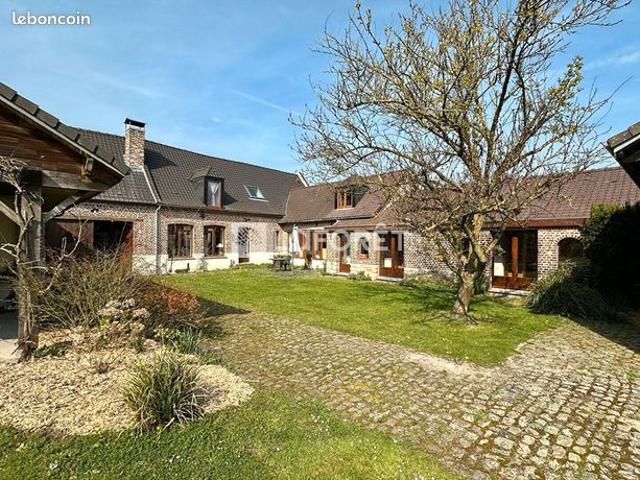 Maison 8 pièces 270 m²