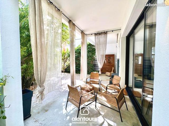 Maison 8 pièces 270 m²
