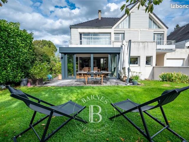 Maison 8 pièces 270 m²