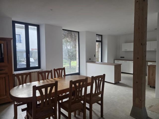 Maison 8 pièces 270 m²