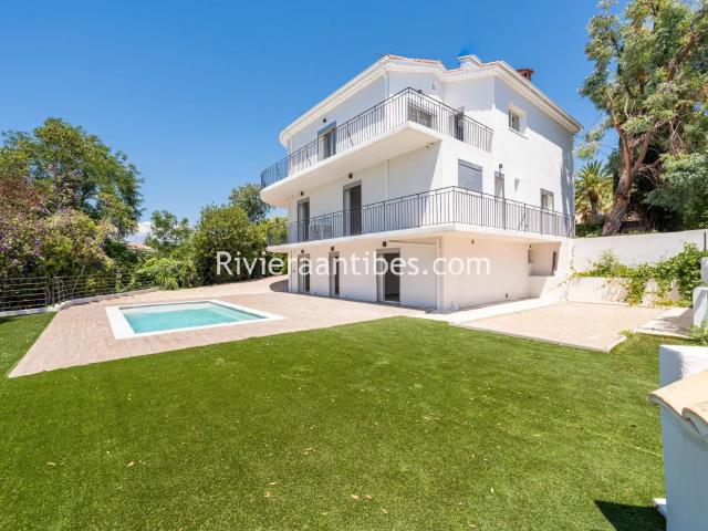 Maison 8 pièces 270 m²