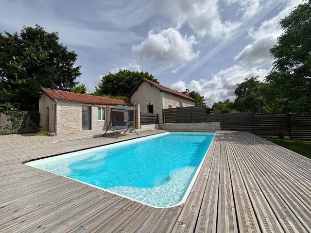 Maison 8 pièces 270 m²