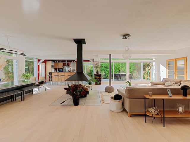 Maison 8 pièces 270 m²