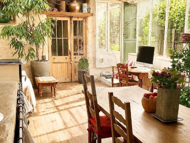 Maison 8 pièces 270 m²