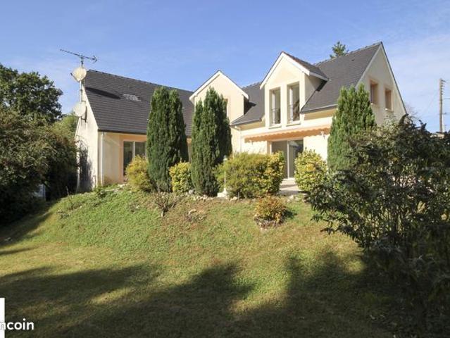 Maison 8 pièces 270 m²