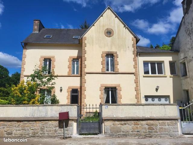 Maison 8 pièces 270 m²