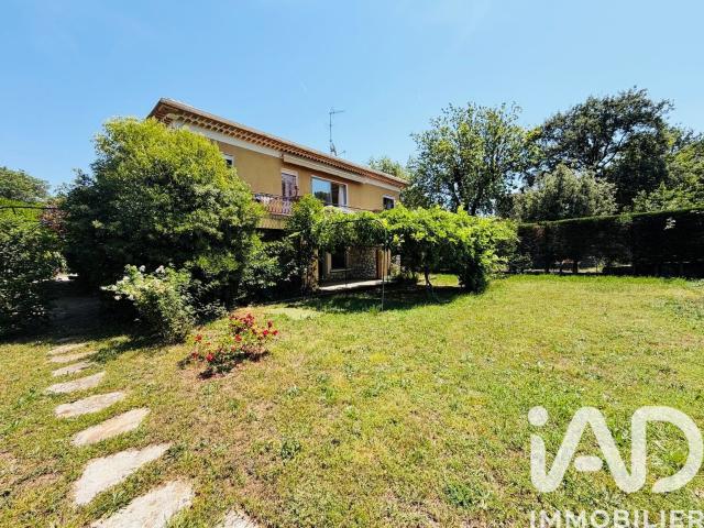 Maison 8 pièces 270 m²