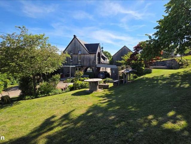 Maison 8 pièces 270 m²