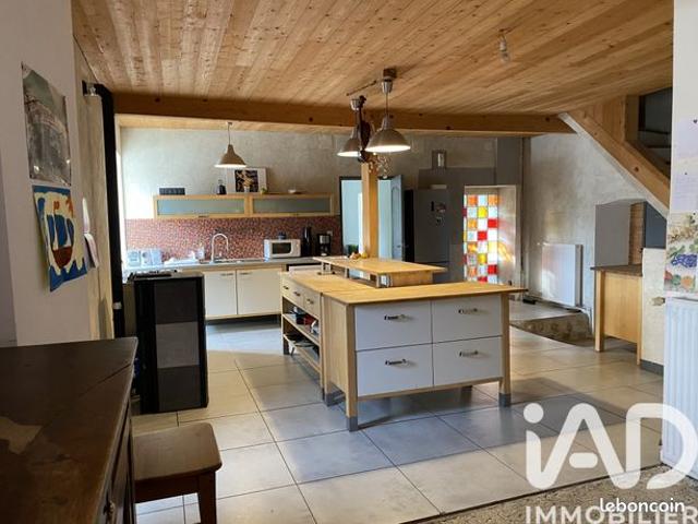 Maison 8 pièces 270 m²