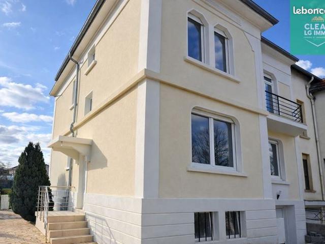 Maison 8 pièces 270 m²