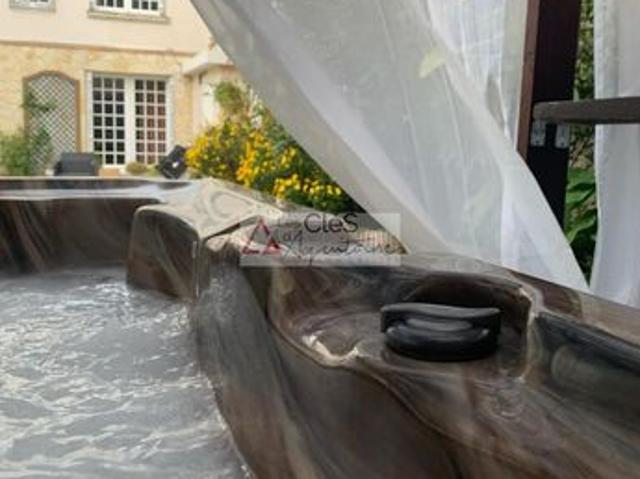 Maison 8 pièces 270 m²