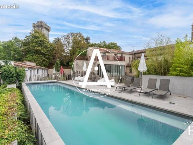 Maison 8 pièces 270 m²