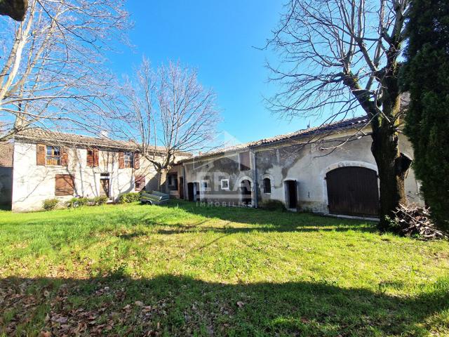Maison 8 pièces 270 m²