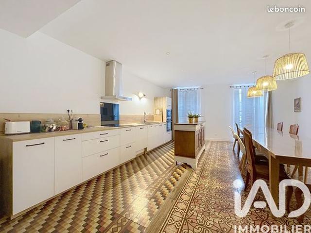 Maison 8 pièces 270 m²