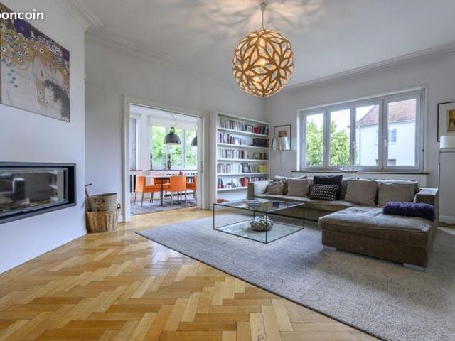 Maison 8 pièces 270 m²