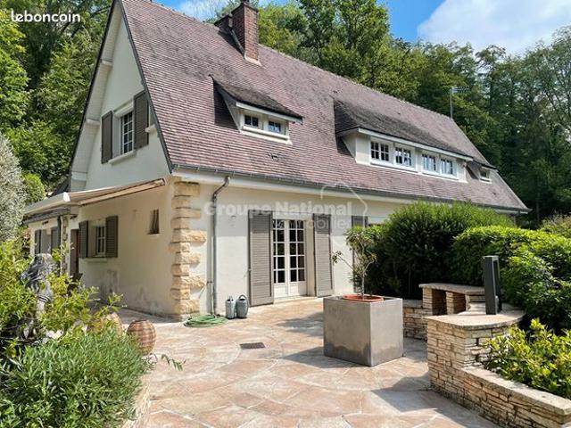 Maison 8 pièces 270 m²