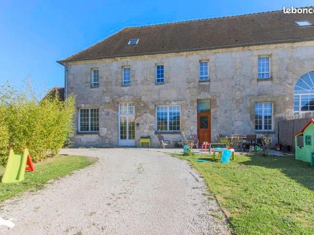 Maison 8 pièces 270 m²