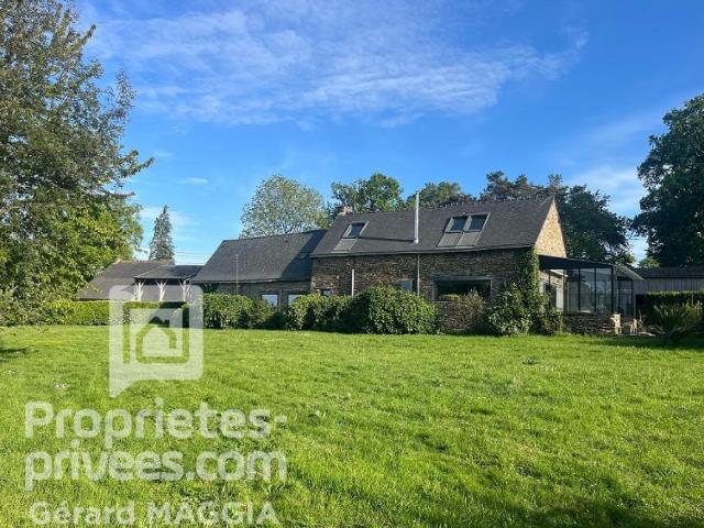 Maison 8 pièces 270 m²