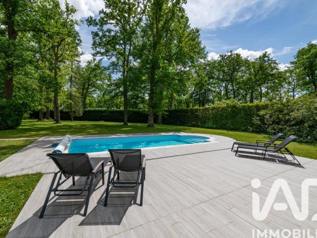 Maison 8 pièces 270 m²