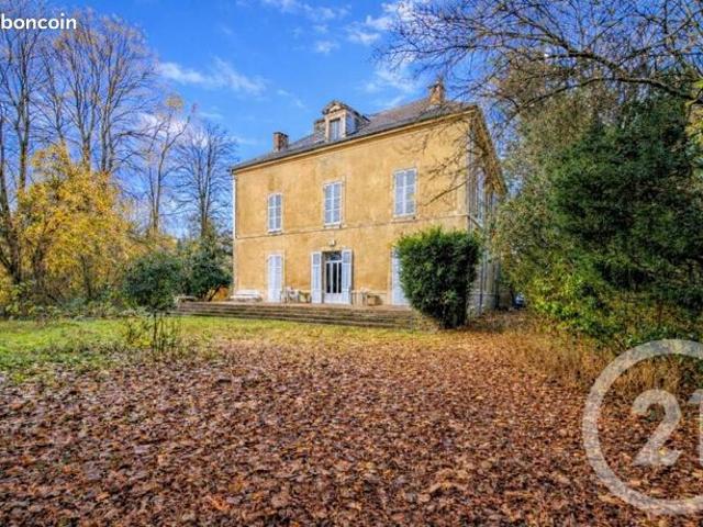 Maison 8 pièces 270 m²
