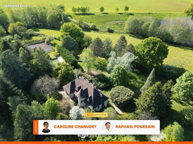 Maison 8 pièces 270 m²