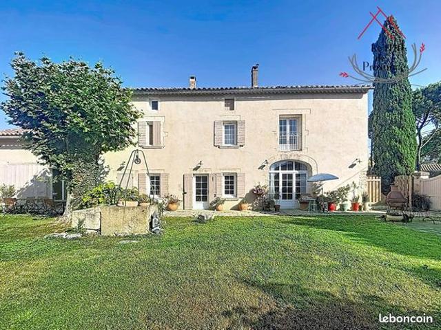 Maison 8 pièces 271 m²