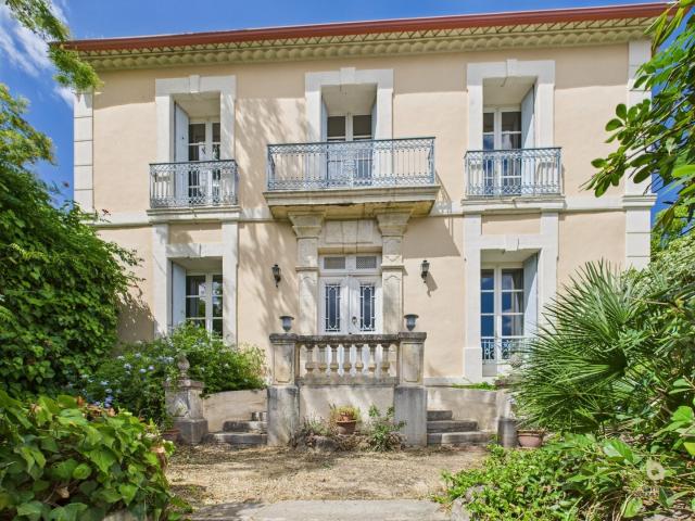 Maison 8 pièces 271 m²