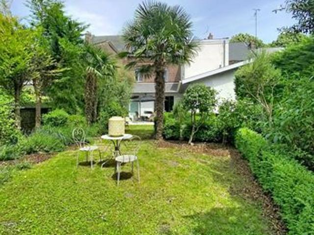 Maison 8 pièces 271 m²