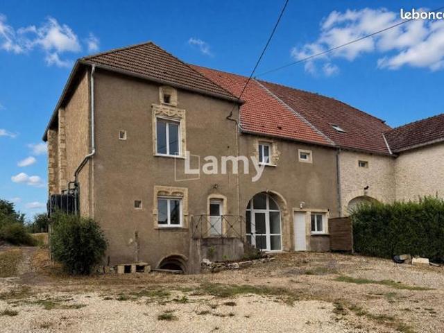 Maison 8 pièces 271 m²