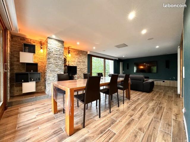 Maison 9 pièces 272 m²
