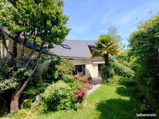 Maison 8 pièces 272 m²