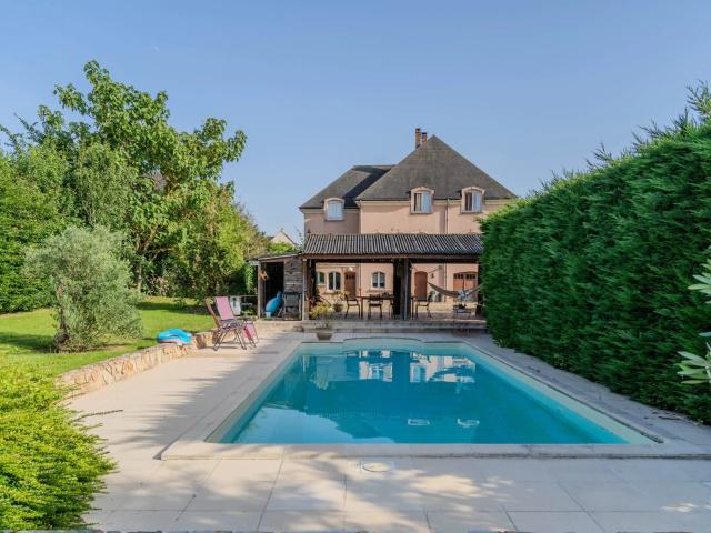Maison 8 pièces 272 m²