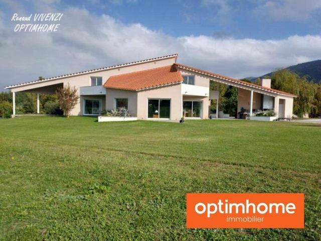 Maison 8 pièces 272 m²