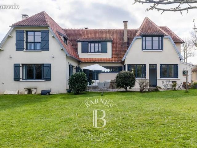 Maison 8 pièces 272 m²