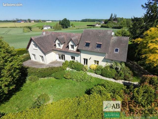 Maison 8 pièces 272 m²