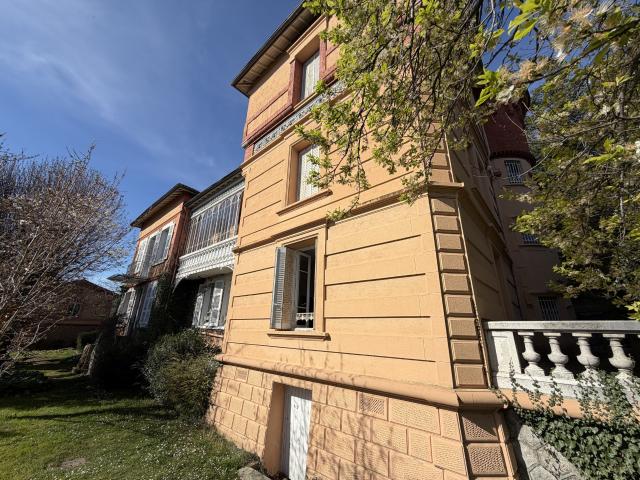 Maison 8 pièces 272 m²