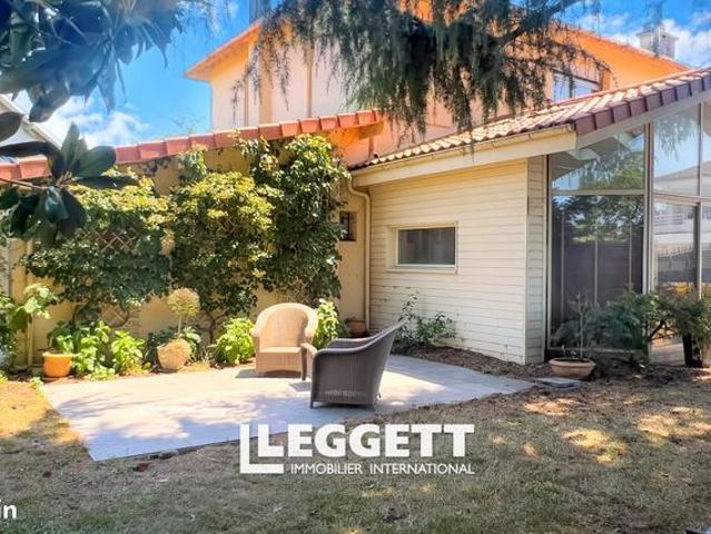 Maison 8 pièces 272 m²
