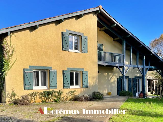 Maison 8 pièces 272 m²