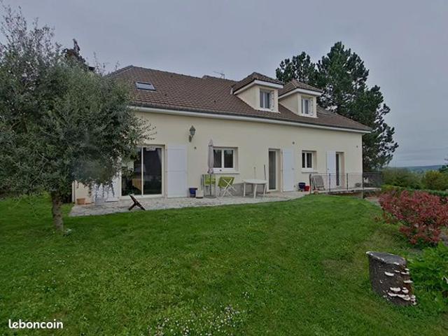 Maison 8 pièces 272 m²