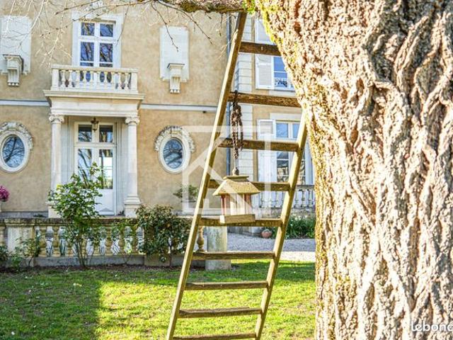 Maison 8 pièces 273 m²