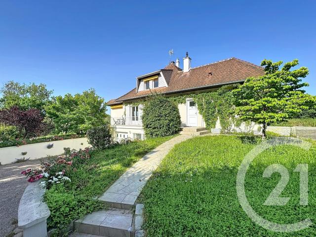 Maison 8 pièces 273 m²