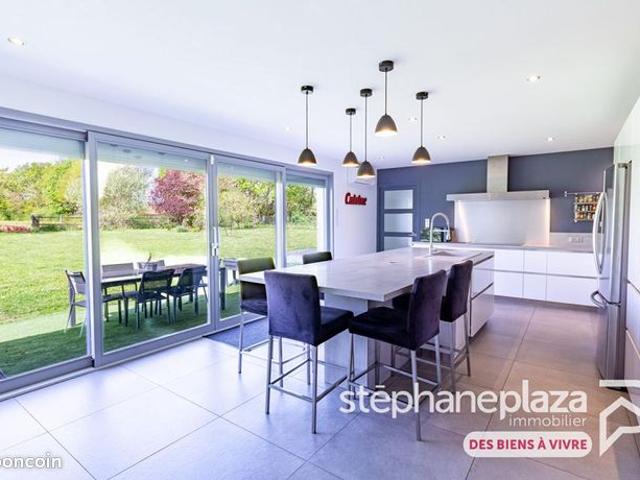 Maison 8 pièces 273 m²