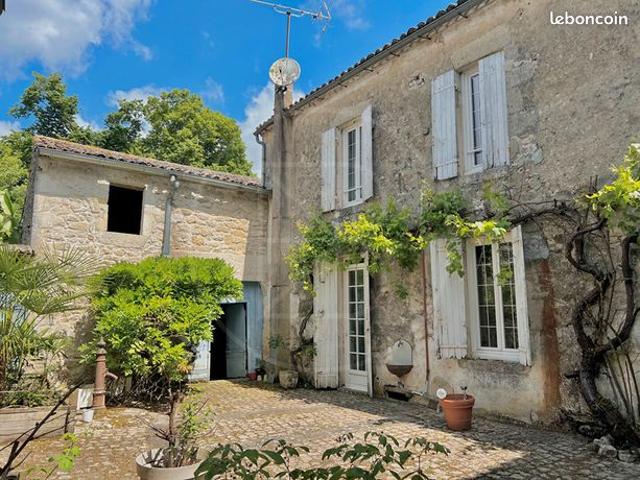 Maison 8 pièces 273 m²