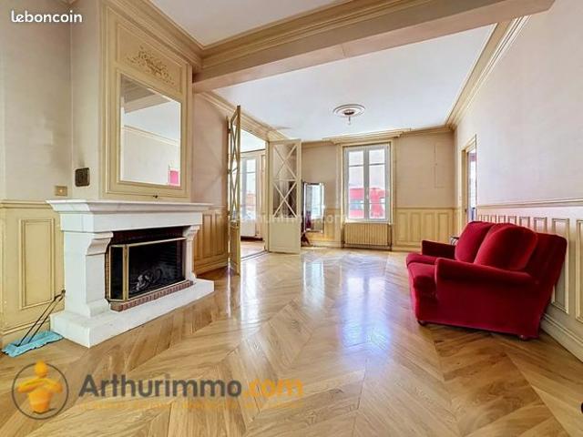 Maison 8 pièces 284 m²