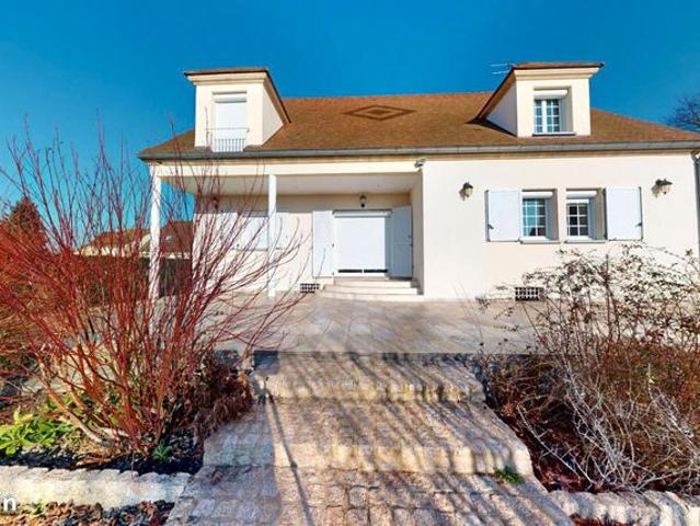 Maison 8 pièces 284 m²