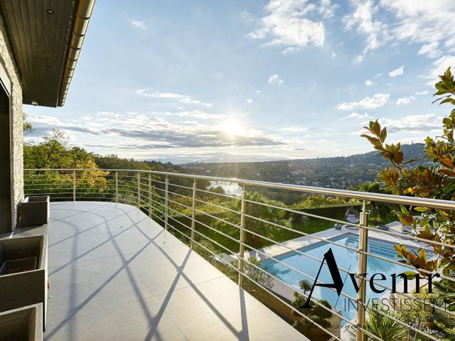 Maison 8 pièces 284 m²